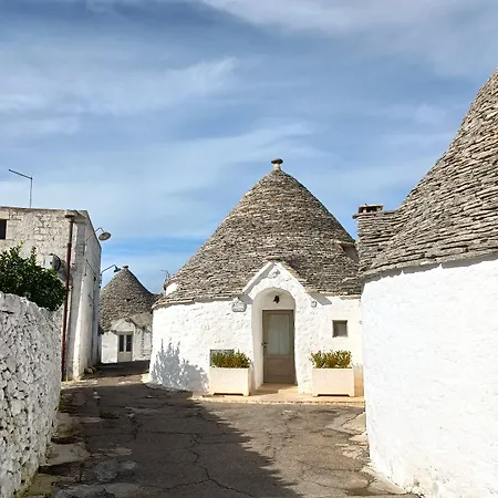 Trulli Holiday Albergo Diffuso-3
