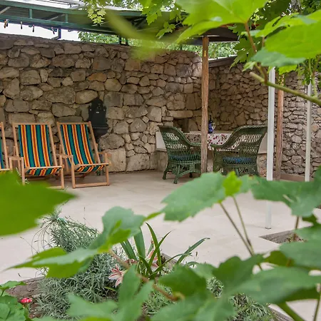 Garden Apartment Hotel-3