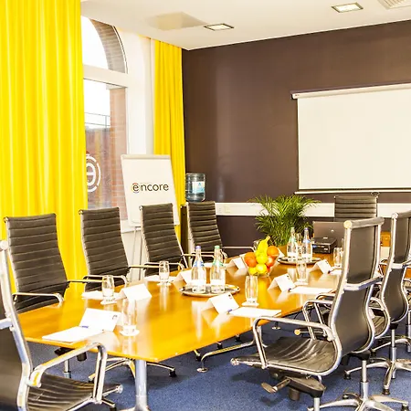 Ramada By Wyndham Belfast-2