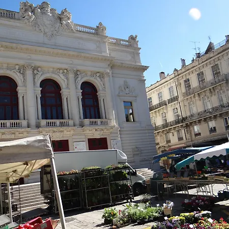 Le National-2