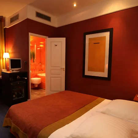 Hotel des Arceaux-2