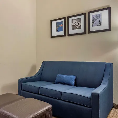 Comfort Inn & Suites Paris-2