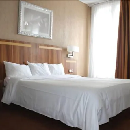 Hotel The Originals du Grand Monarque Nantes Gare-2