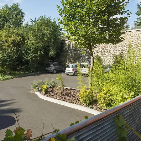 Les Capucines-2
