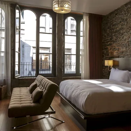 Le Petit Hotel Montreal-3