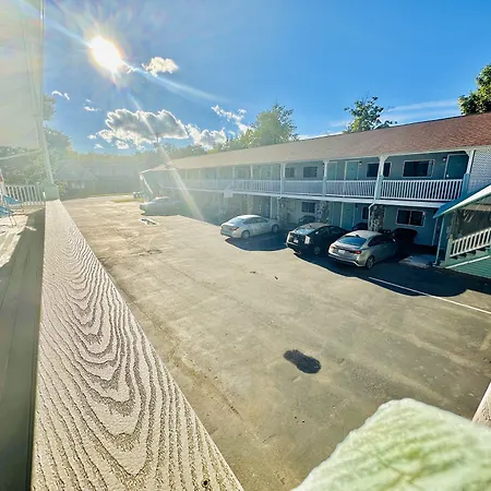 Hampton Motor Inn-3