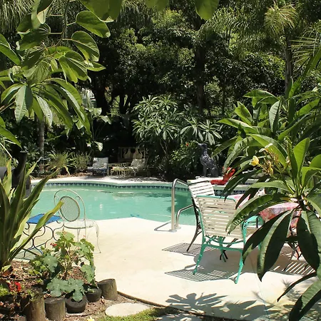 Heron Cay Lakeview Bed & Breakfast-2
