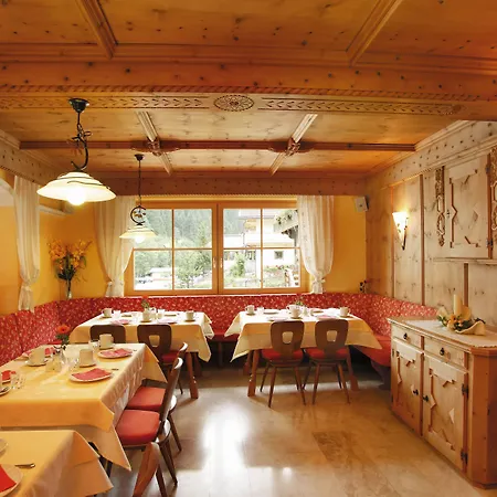 Alpenherz Hotel Garni-2