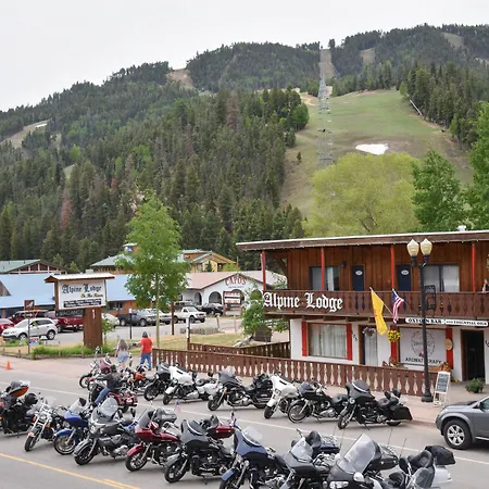 Alpine Lodge Red River-3