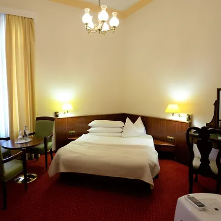 Hotel am Kochbrunnen-3