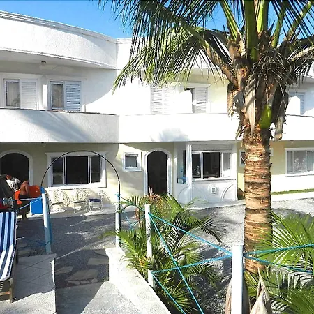Hotel Pousada Iracemar, 60m da Praia da Enseada, Piscina Aquecida ao Ar Livre para Relaxar em Qualquer Estação, Café da Manhã, Estacionamento, Recepção 24h, Aproveite o Mar, Passeios e Atividades Náuticas a 100 metros-2