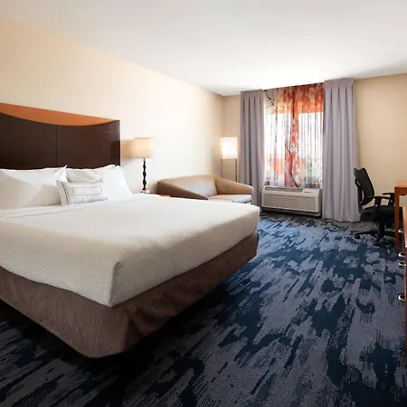 Fairfield Inn & Suites Redding-2
