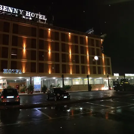 Benny Hotel-3