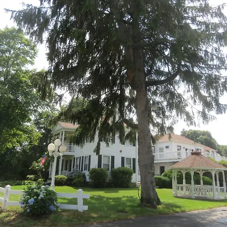 Shoreway Acres Inn & Cape Cod Lodging-3