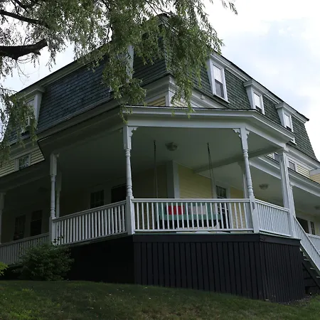 Ballard House Inn-3