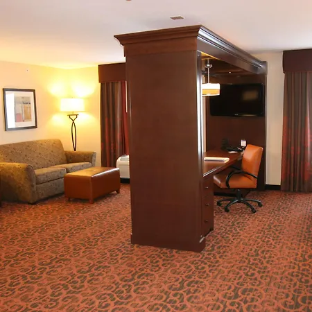Hampton Inn And Suites Peru-2