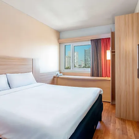Nobile Inn Santiago-3