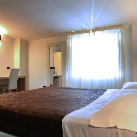 Hotel Sogni D'Oro Airport-3