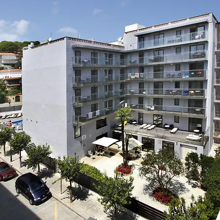 Summer Hotel-3