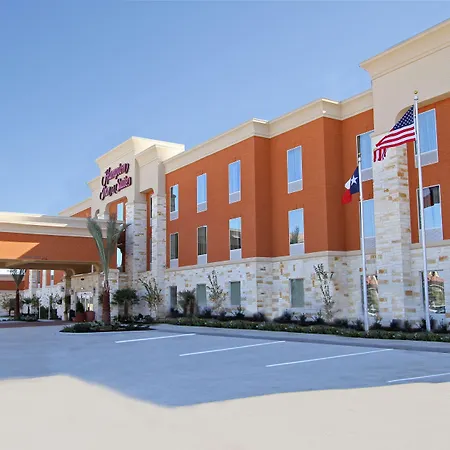 Hampton Inn & Suites Winnie-2