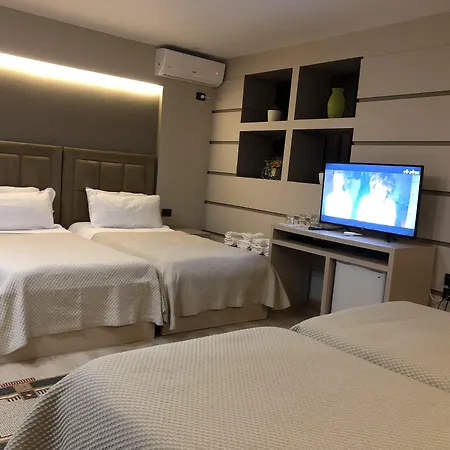 Freddy'S Hotel-2