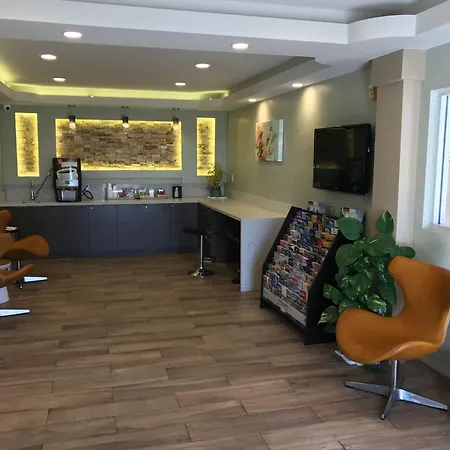 Crystal Inn Suites & Spas-3
