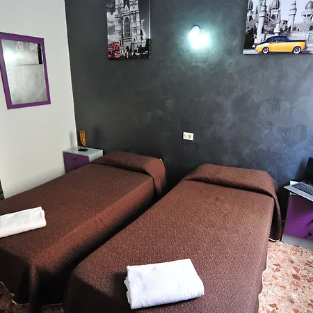 Alcaravaneras Hostel (Adults Only)-3