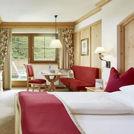 Hotel Alpenhof-3