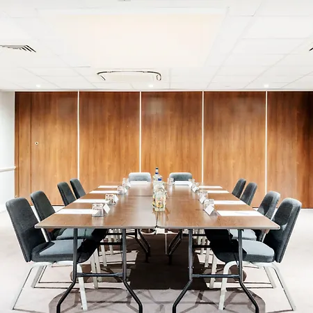 Holiday Inn London Luton Airport By Ihg-3