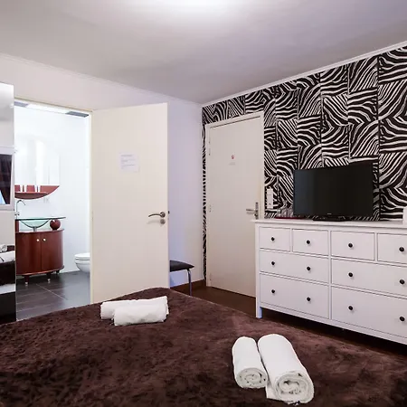 Alex Rooms-3