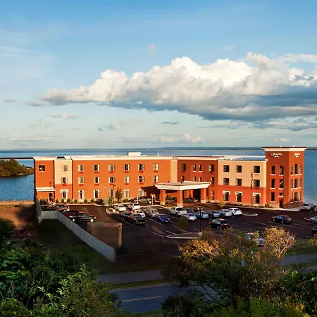 Hampton Inn Marquette-Waterfront-3