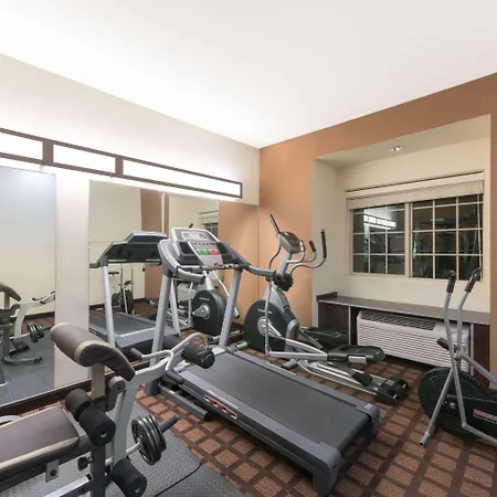 Microtel Inn And Suites Eagle Pass-2