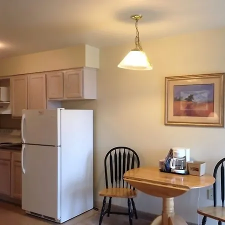 All Suites Inn Budget Host-2