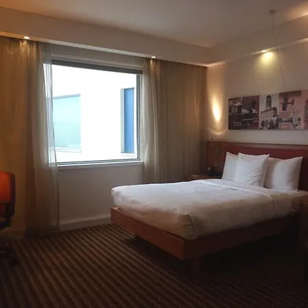 Hampton By Hilton Luton Airport-2