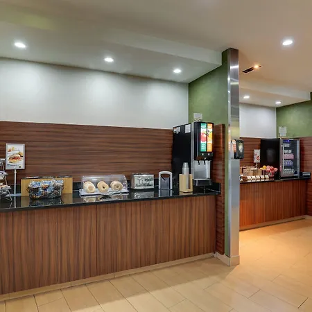 Fairfield Inn And Suites Hutchinson-2