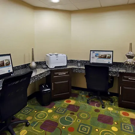 Hampton Inn Beeville-3