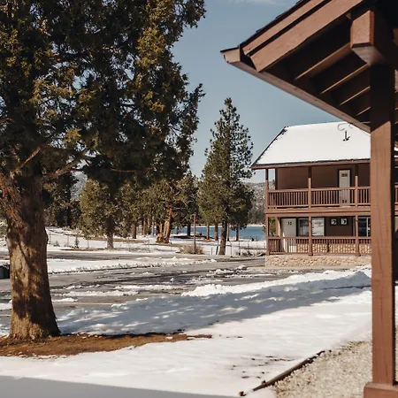 Vintage Lakeside Inn-2