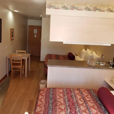 River Canyon Lodge-3
