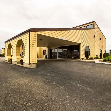 Econo Lodge Watertown-3