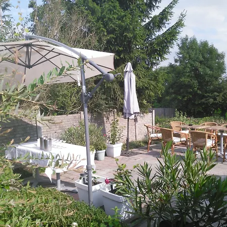 Hotel De Wilde Kriek - before De Karsteboom-2
