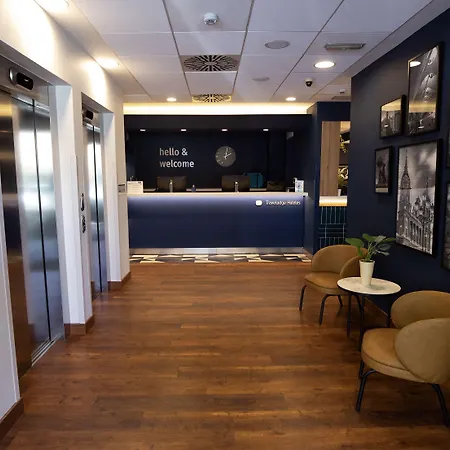 Travelodge Madrid Metropolitano-2