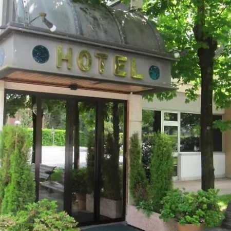 Hotel Garden-2