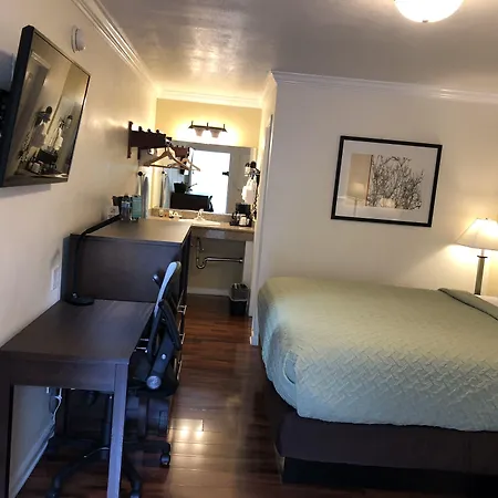 Lombard Plaza Motel-3