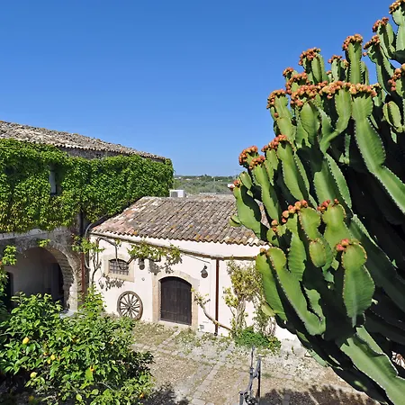 Baglio Siciliamo Country House-3