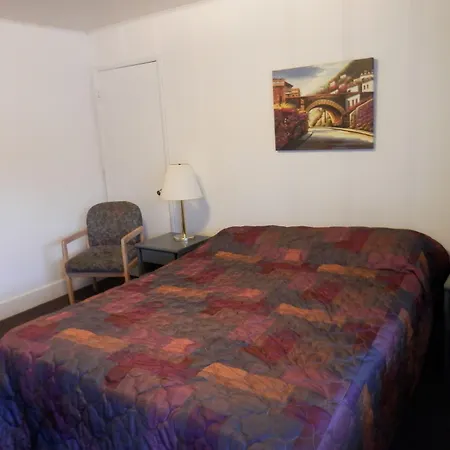 Trail Motel-2