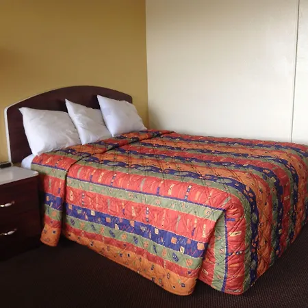 Economy Inn Okeechobee-3