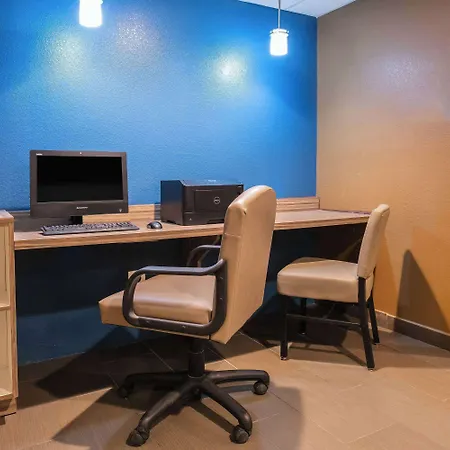 Microtel Inn And Suites Pecos-2