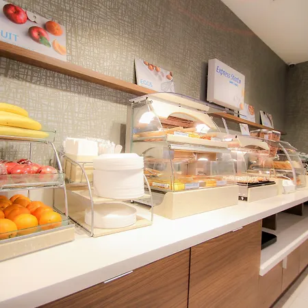 Holiday Inn Express & Suites Miami Airport East By Ihg-2