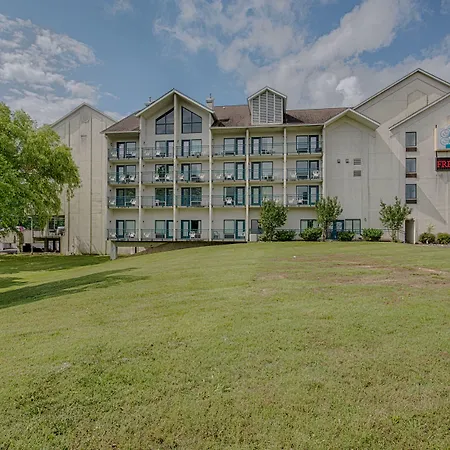 Best Western Plus Apple Valley Lodge Pigeon Forge-3