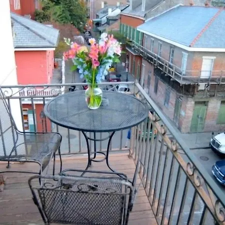 Lafitte Hotel & Bar-3